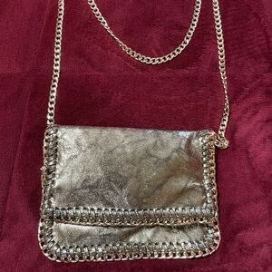 Gold evening clutch in excellent condition’s